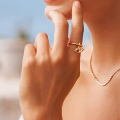 Store Petite Greek Eye Ring/Crystal Ringar