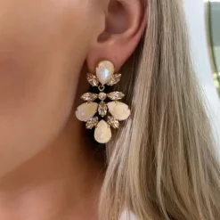 New Selene Earrings/Ivory Cream Delite Örhängen